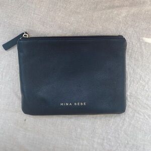 Mina Baie pouch